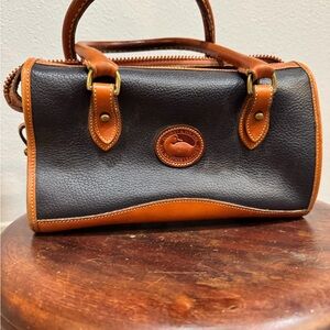 Vintage Dooney And Bourke R28 Small Speedy Bag Tan & Black w/ Coin purse